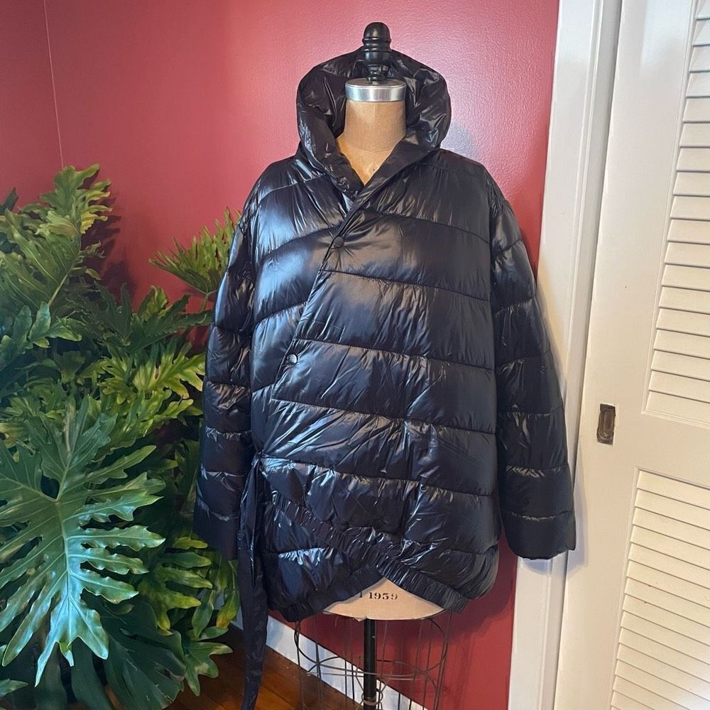 UNIVERSAL STANDARD | blue black kanda asymmetrical puffer coat S NWT $248 - Picture 3 of 16